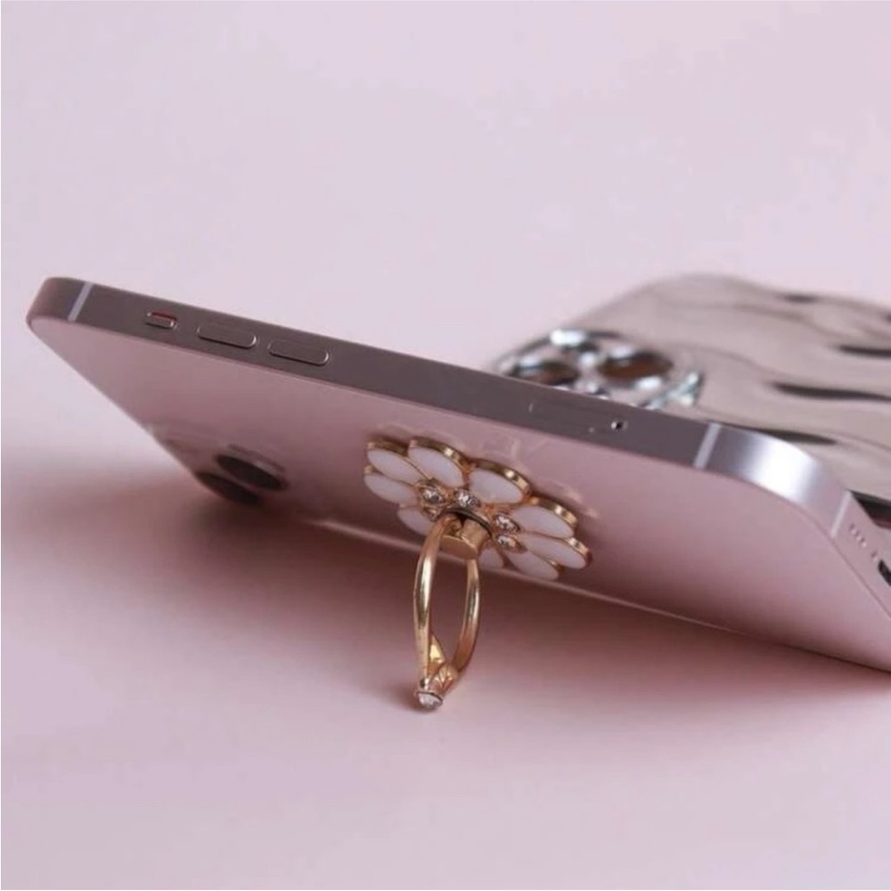 White Flower Phone Holder/Ring